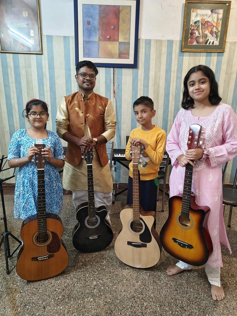 Guitar teacher at Swar Kala Sangam Gurgaon